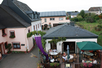 Ferienweingut-Linden-Pelzer aus Wintrich, Mosel